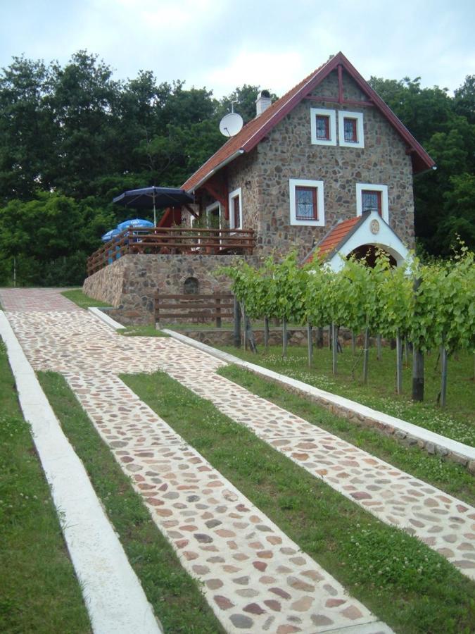 Szent Orban Vendeghaz Appartement Ábrahámhegy Buitenkant foto