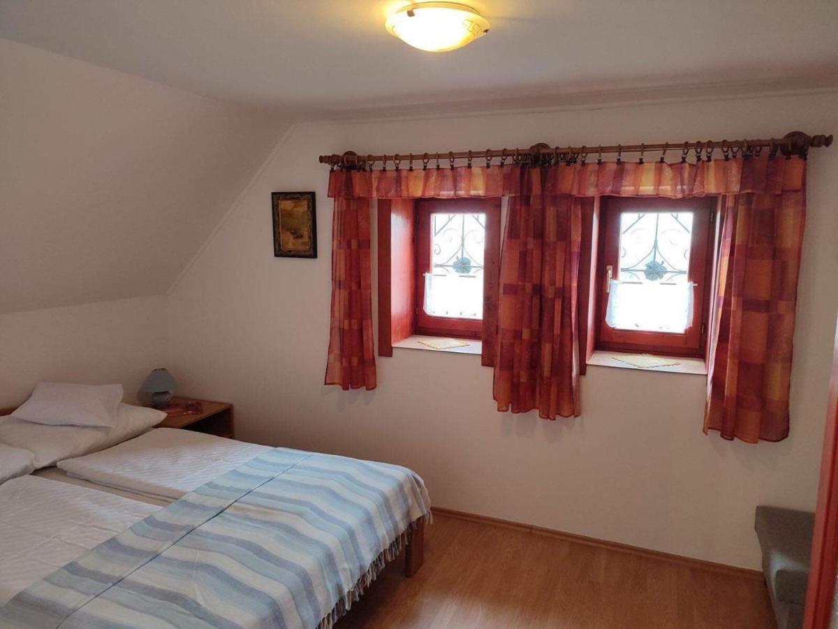 Szent Orban Vendeghaz Appartement Ábrahámhegy Buitenkant foto